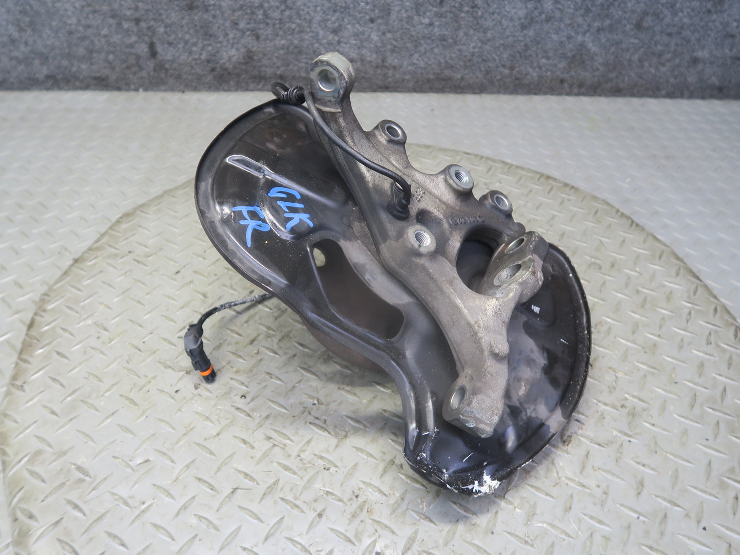 2012-2020 Mercedes R172 SLK SLC RWD Front Right Side Spindle Knuckle Wheel Hub