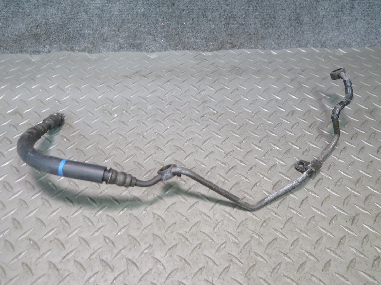 01-06 Lexus LS430 UCF30L Set of 2 Fuel Rail Injector Set Assembly OEM