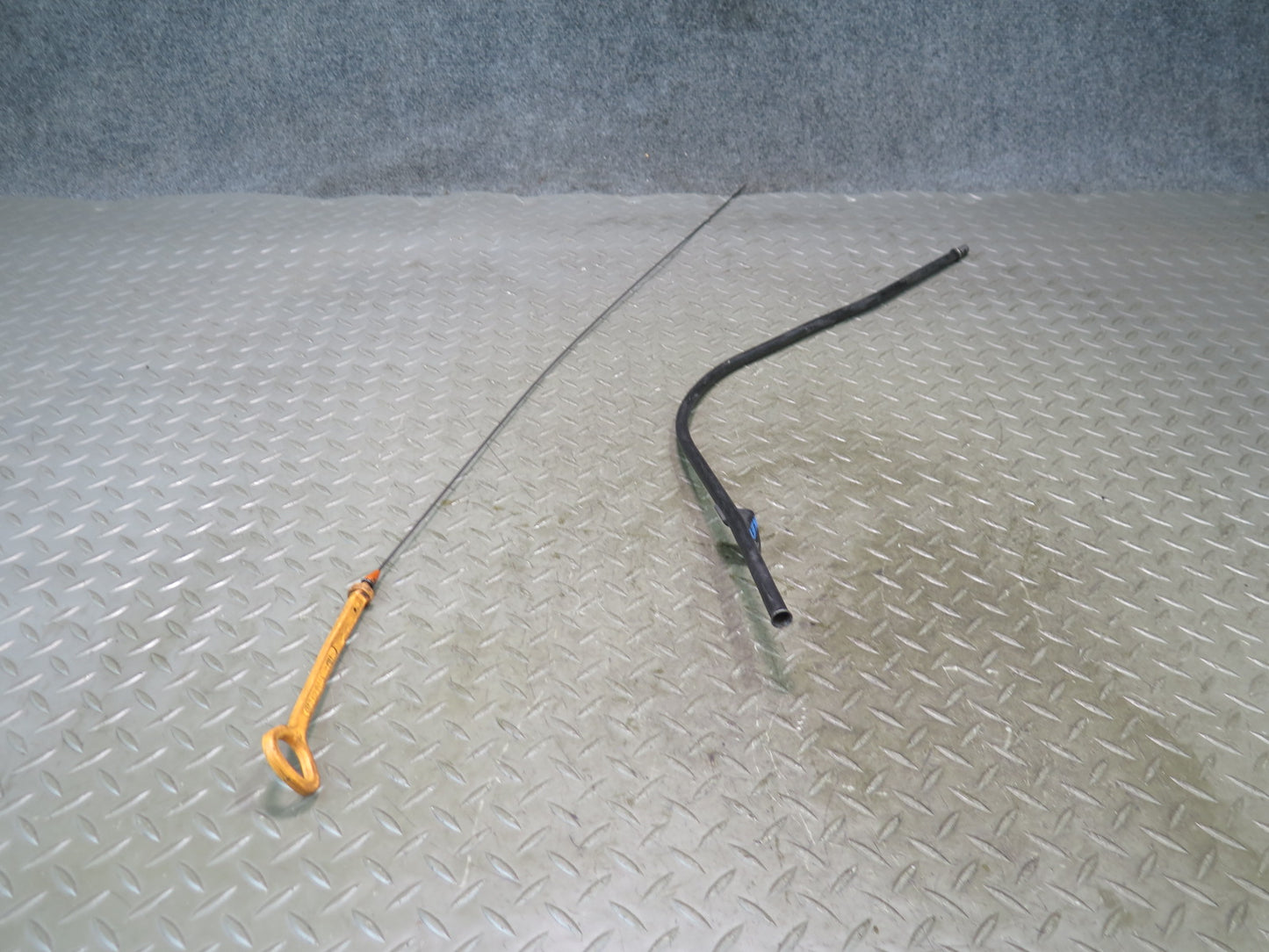01-03 VW Eurovan T4 2.8L AXK Engine Oil Dipstick w Tube OEM