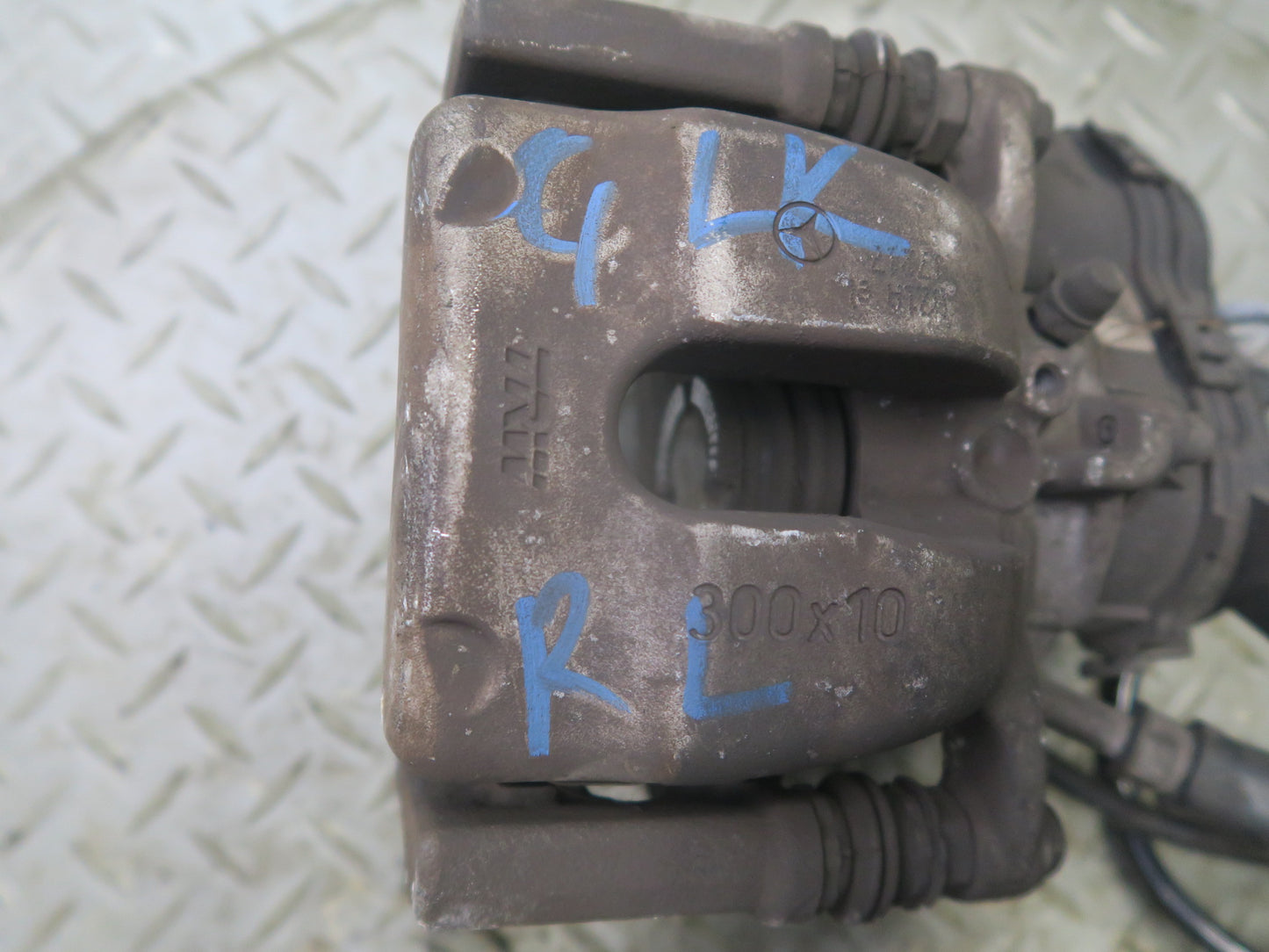 2012-2020 Mercedes R172 SLK SLC RWD Rear Left & Right Side Brake Caliper Set