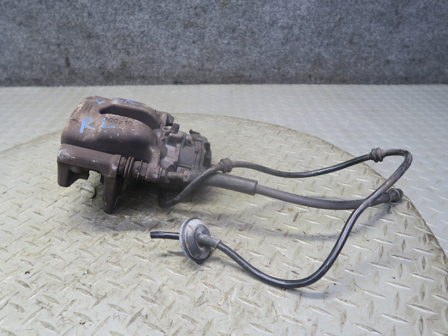 2012-2020 Mercedes R172 SLK SLC RWD Rear Left & Right Side Brake Caliper Set