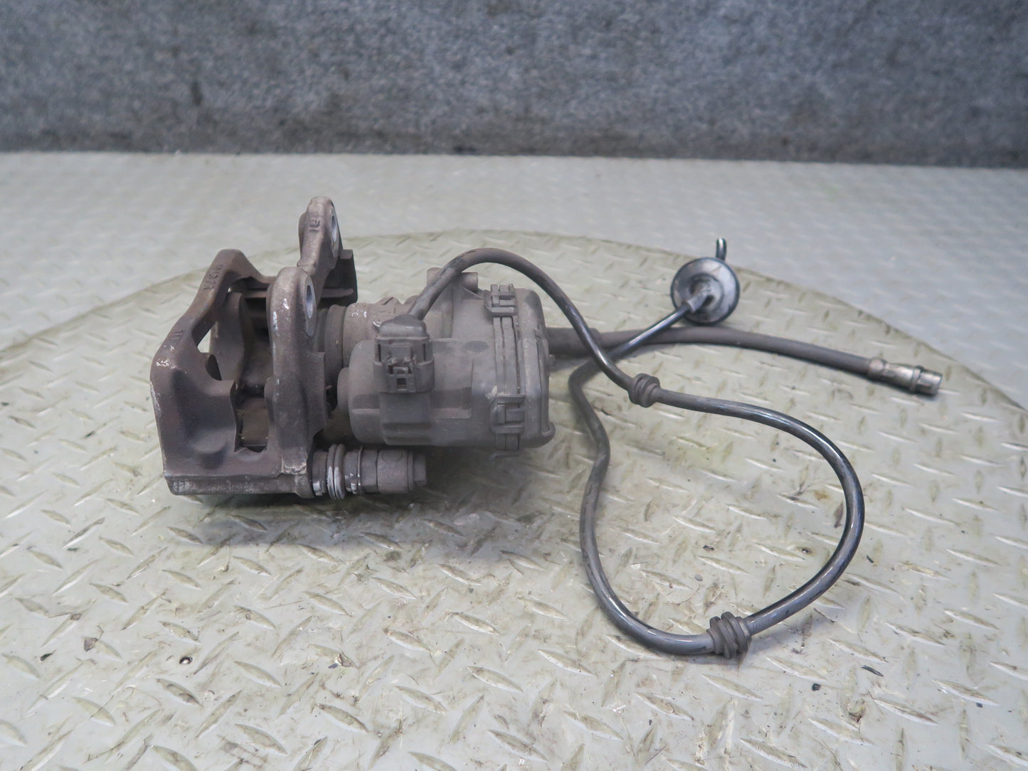 2012-2020 Mercedes R172 SLK SLC RWD Rear Left & Right Side Brake Caliper Set