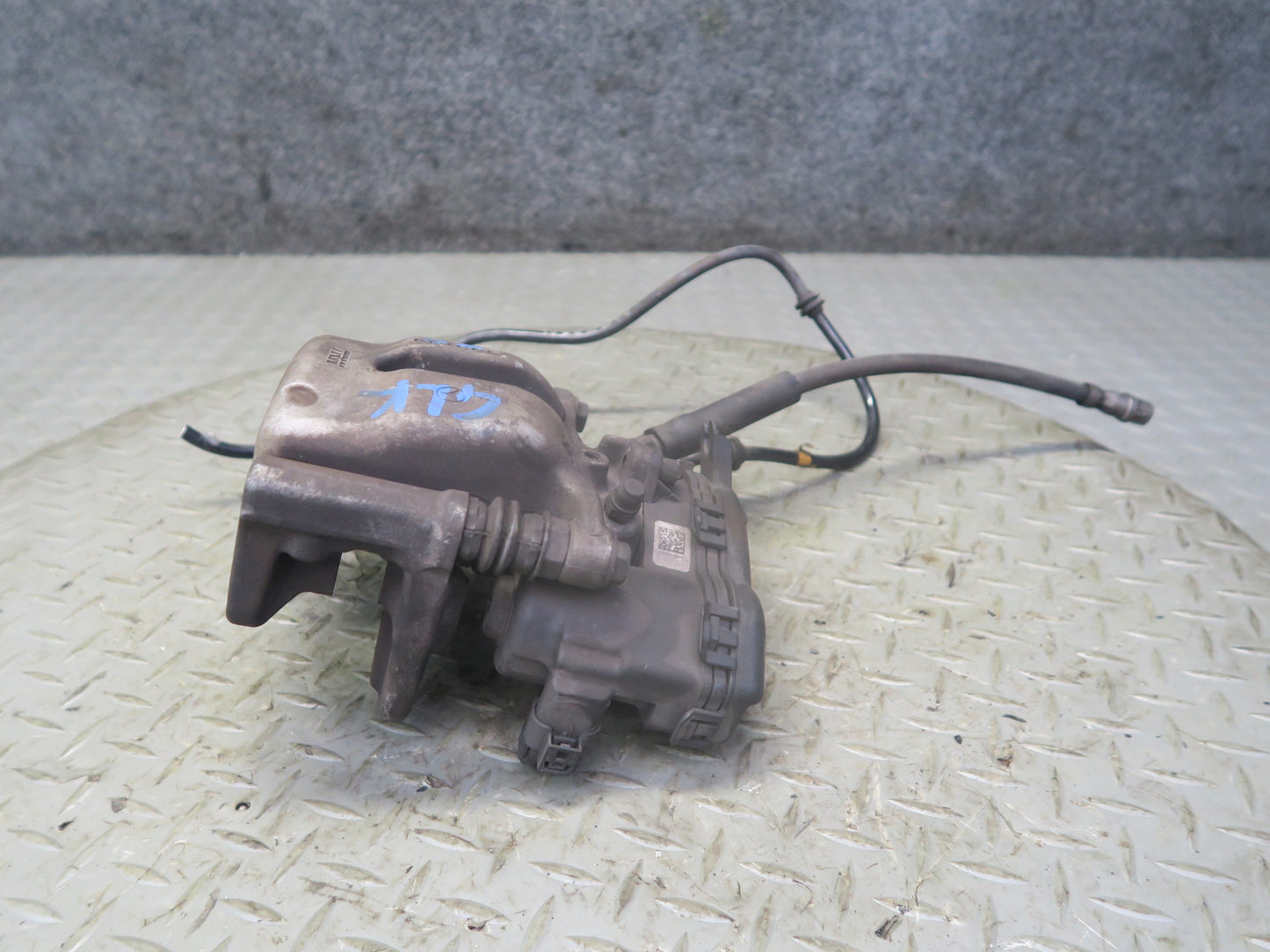 2012-2020 Mercedes R172 SLK SLC RWD Rear Left & Right Side Brake Caliper Set