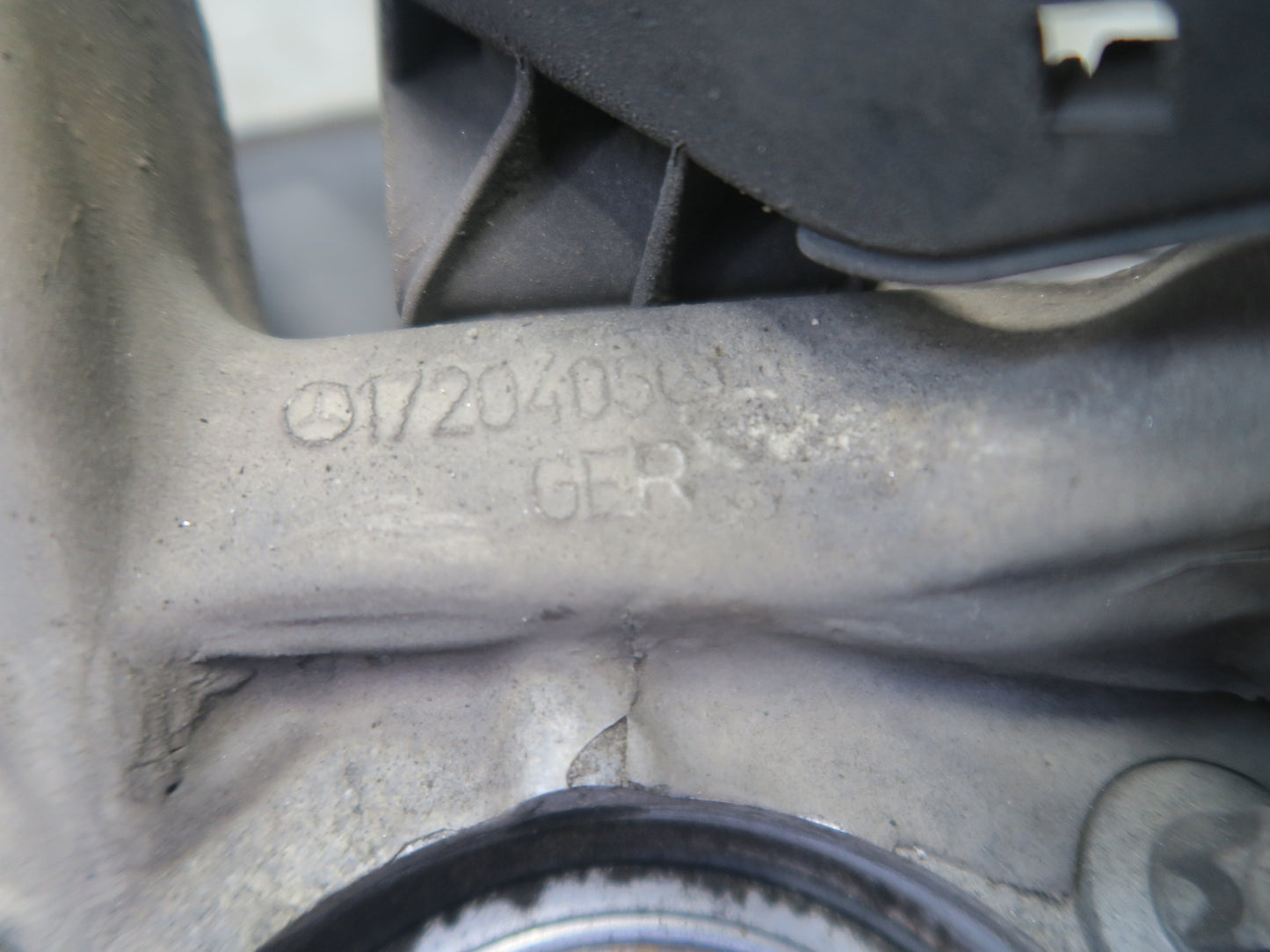 2012-2020 Mercedes R172 SLK SLC RWD Rear Right Side Spindle Knuckle Wheel Hub