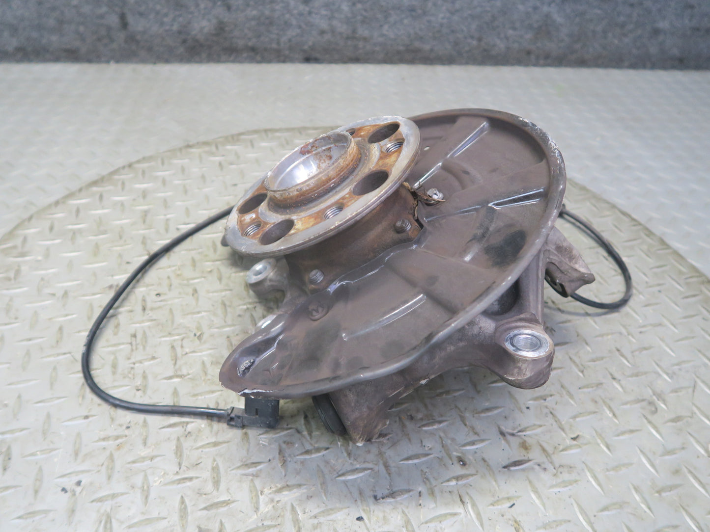 2012-2020 Mercedes R172 SLK SLC RWD Rear Right Side Spindle Knuckle Wheel Hub