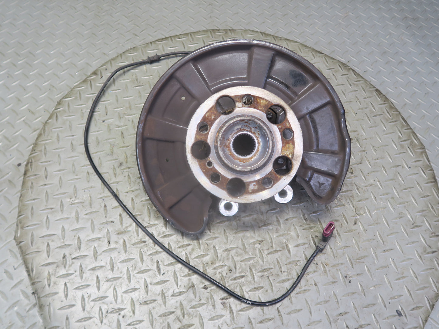 2012-2020 Mercedes R172 SLK SLC RWD Rear Right Side Spindle Knuckle Wheel Hub