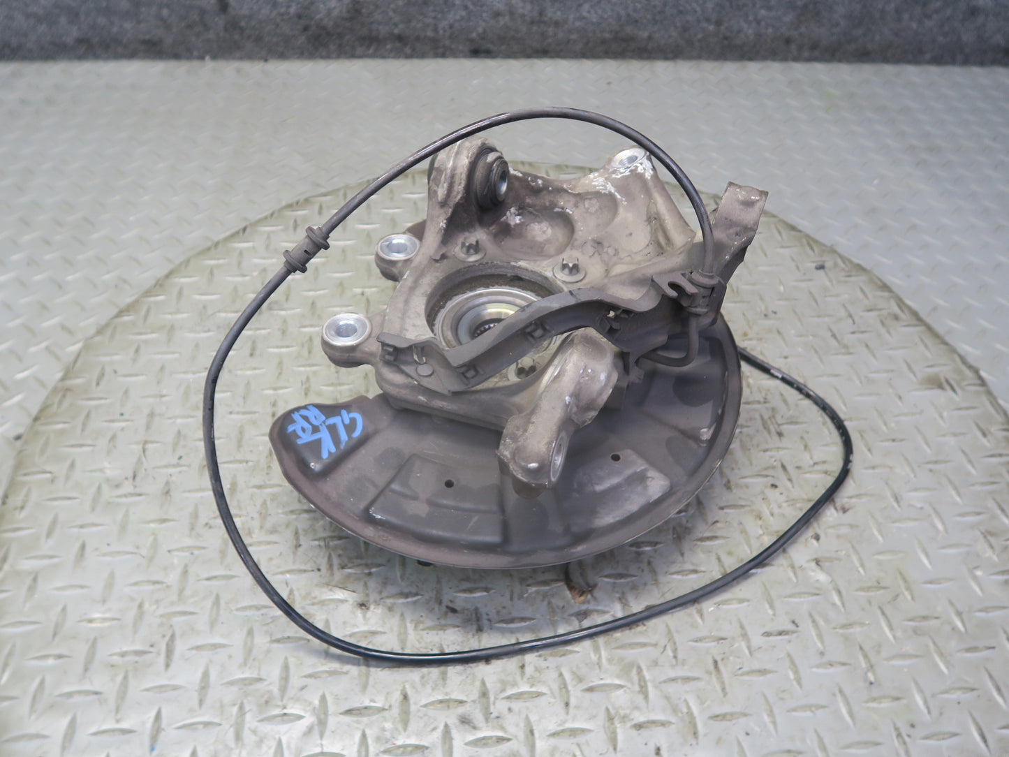 2012-2020 Mercedes R172 SLK SLC RWD Rear Right Side Spindle Knuckle Wheel Hub