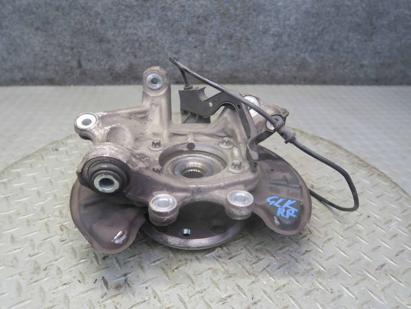 2012-2020 Mercedes R172 SLK SLC RWD Rear Right Side Spindle Knuckle Wheel Hub