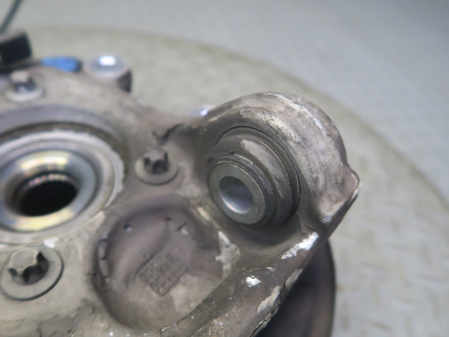 2012-2020 Mercedes R172 SLK SLC RWD Rear Right Side Spindle Knuckle Wheel Hub
