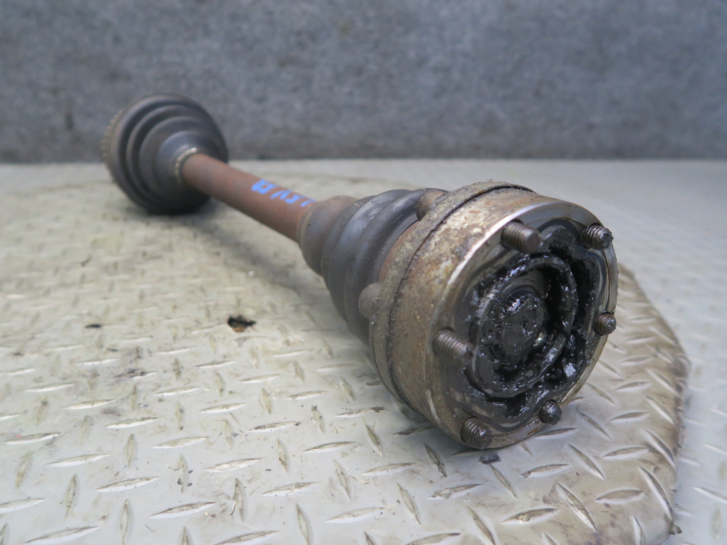 97-00 VW Eurovan T4 2.8L A/T Front Right Suspension Axle Shaft 91K Miles OEM