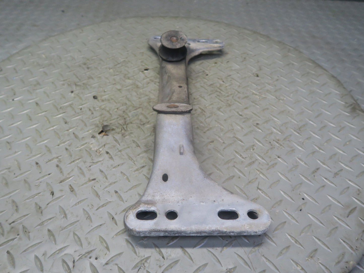 96-02 BMW E36/7 Z3 M/T Manual Transmission Crossmember Mount 1136498 OEM