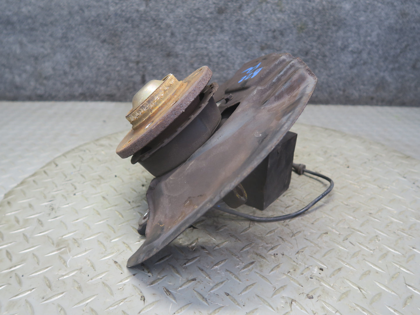 01-02 BMW E36/7 Z3 3.0L M54 Roadster Front Left Spindle Knuckle Wheel Hub OEM