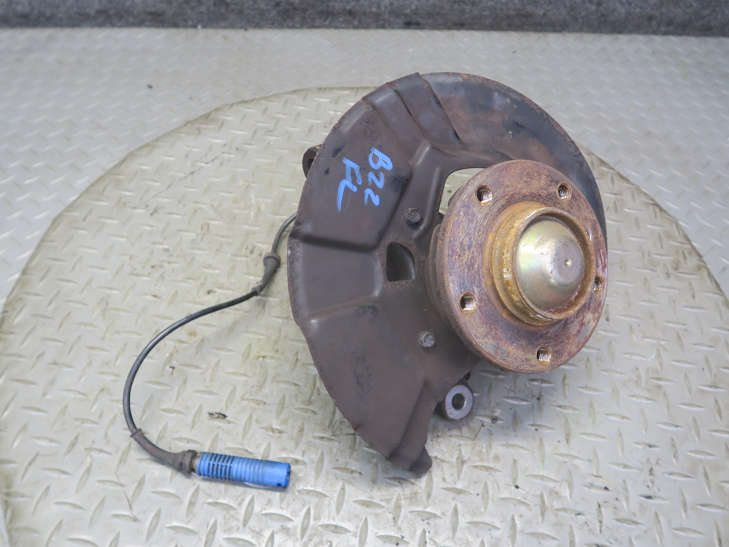 01-02 BMW E36/7 Z3 3.0L M54 Roadster Front Left Spindle Knuckle Wheel Hub OEM