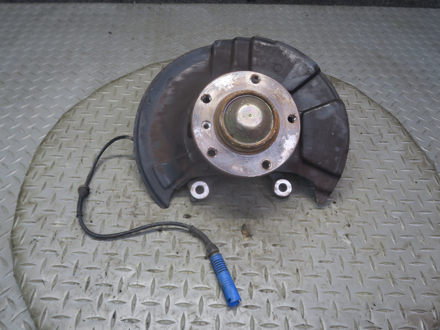 01-02 BMW E36/7 Z3 3.0L M54 Roadster Front Right Spindle Knuckle Wheel Hub OEM