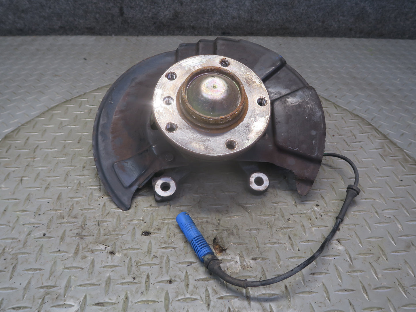 01-02 BMW E36/7 Z3 3.0L M54 Roadster Front Right Spindle Knuckle Wheel Hub OEM