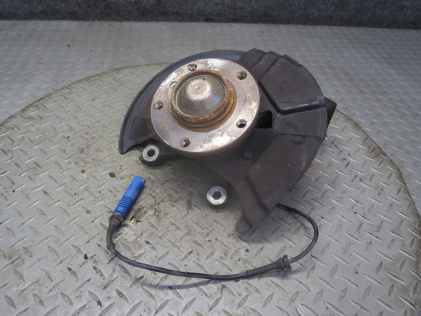 01-02 BMW E36/7 Z3 3.0L M54 Roadster Front Right Spindle Knuckle Wheel Hub OEM