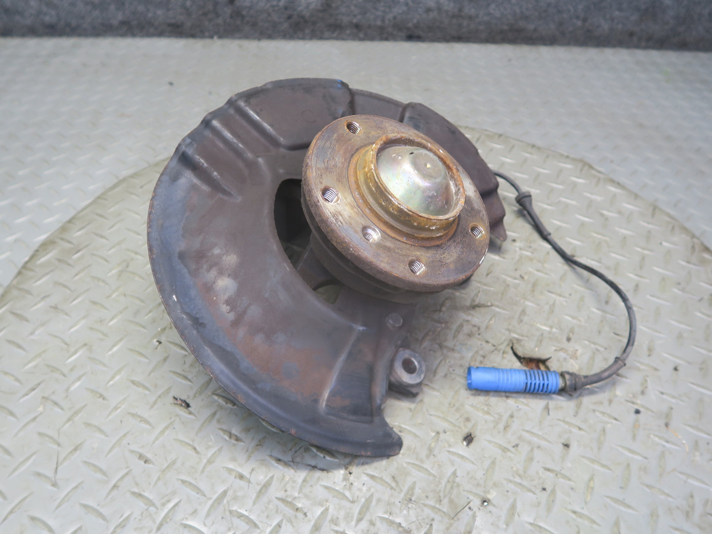01-02 BMW E36/7 Z3 3.0L M54 Roadster Front Right Spindle Knuckle Wheel Hub OEM