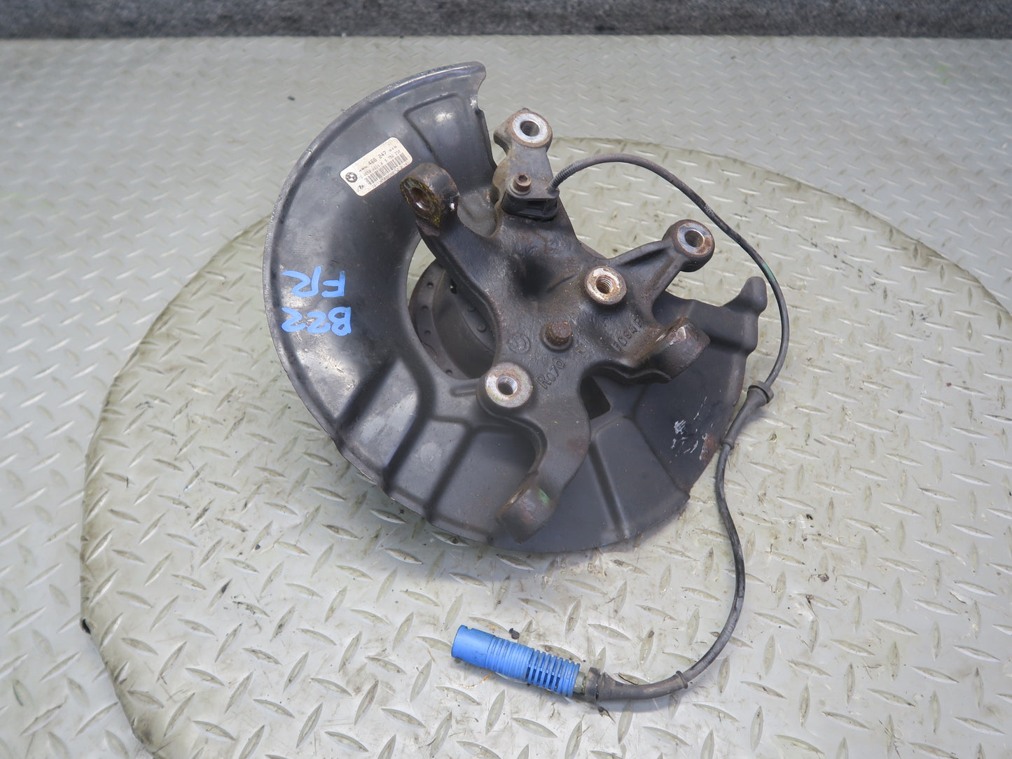 01-02 BMW E36/7 Z3 3.0L M54 Roadster Front Right Spindle Knuckle Wheel Hub OEM