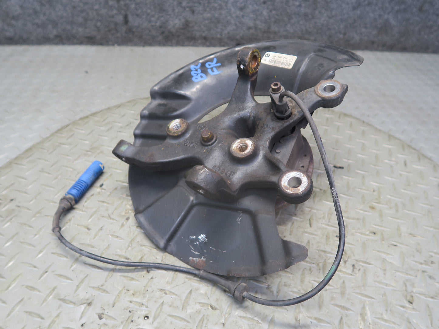 01-02 BMW E36/7 Z3 3.0L M54 Roadster Front Right Spindle Knuckle Wheel Hub OEM