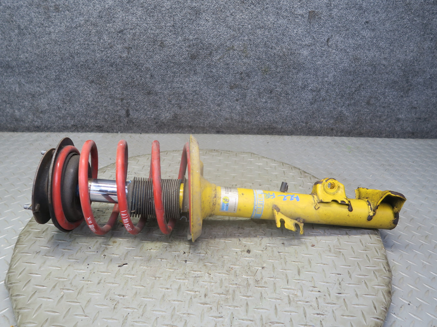 01-02 BMW E36/7 Z3 Roadster Bilstein Front Left & Right Strut Shock Absorber Set