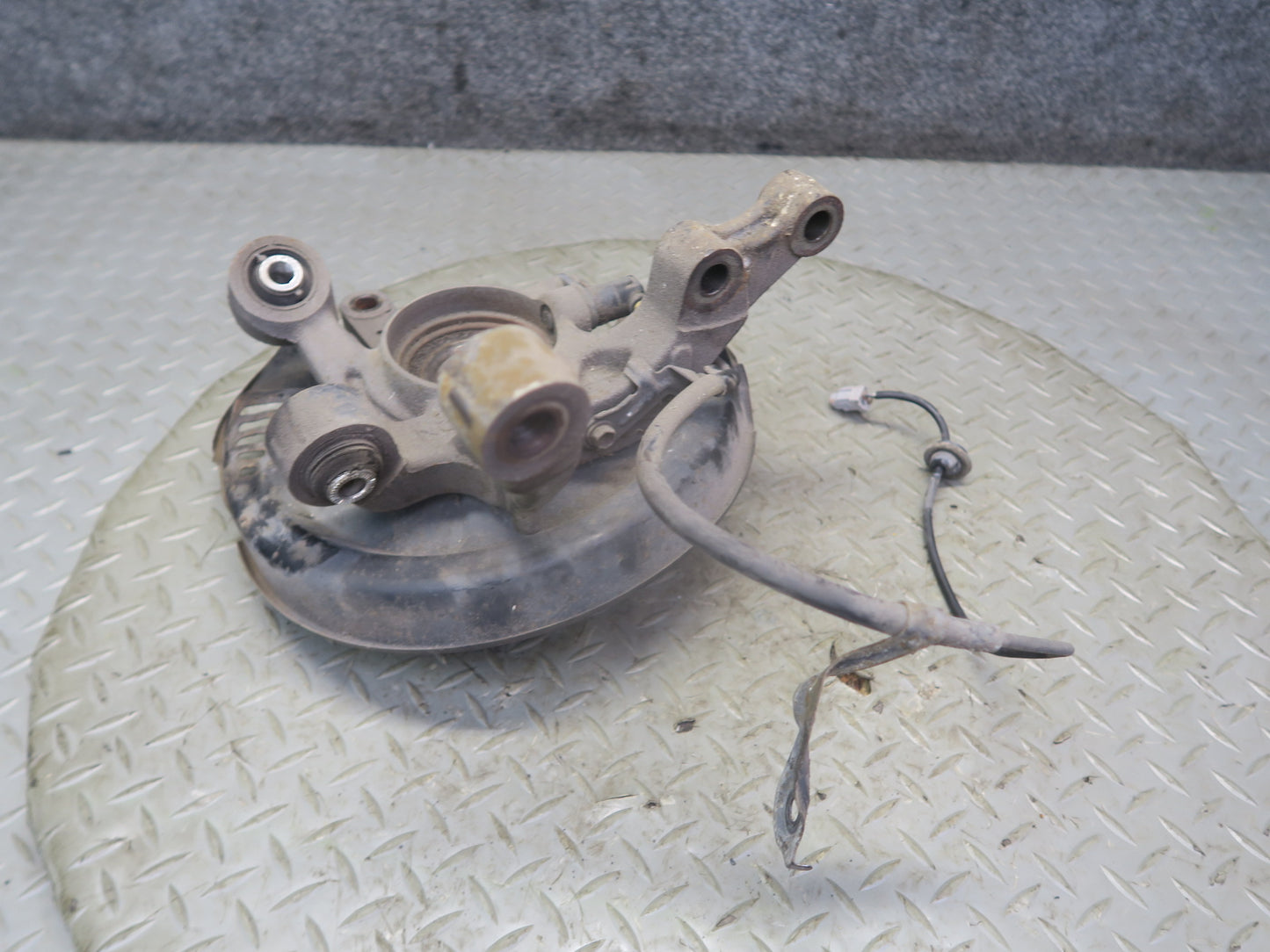 00-05 Toyota MR2 Spyder ZZW30L Rear Right Spindle Knuckle Wheel Hub Bearing OEM