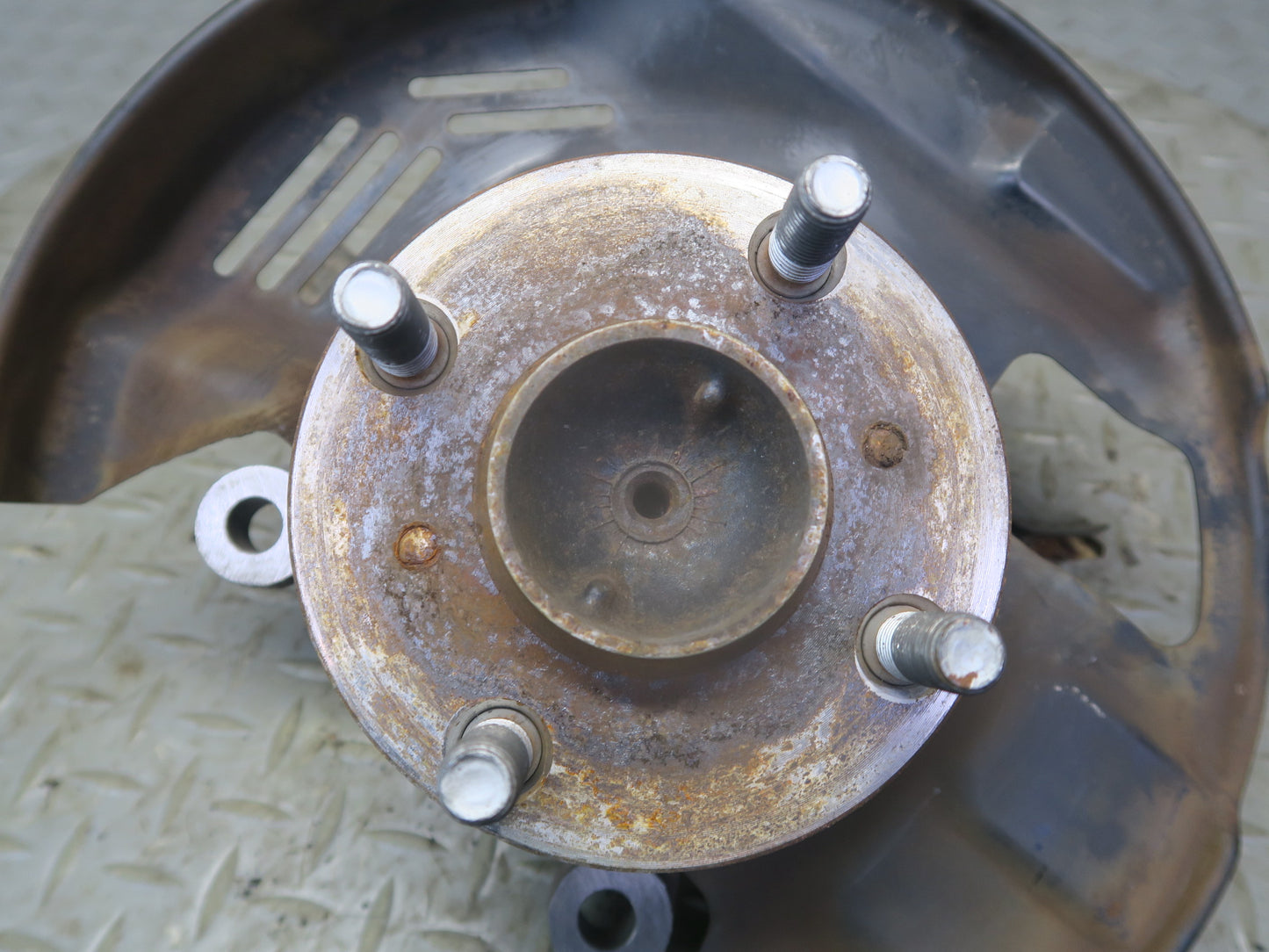 00-05 Toyota MR2 Spyder ZZW30L Front Right Spindle Knuckle Wheel Hub Bearing OEM