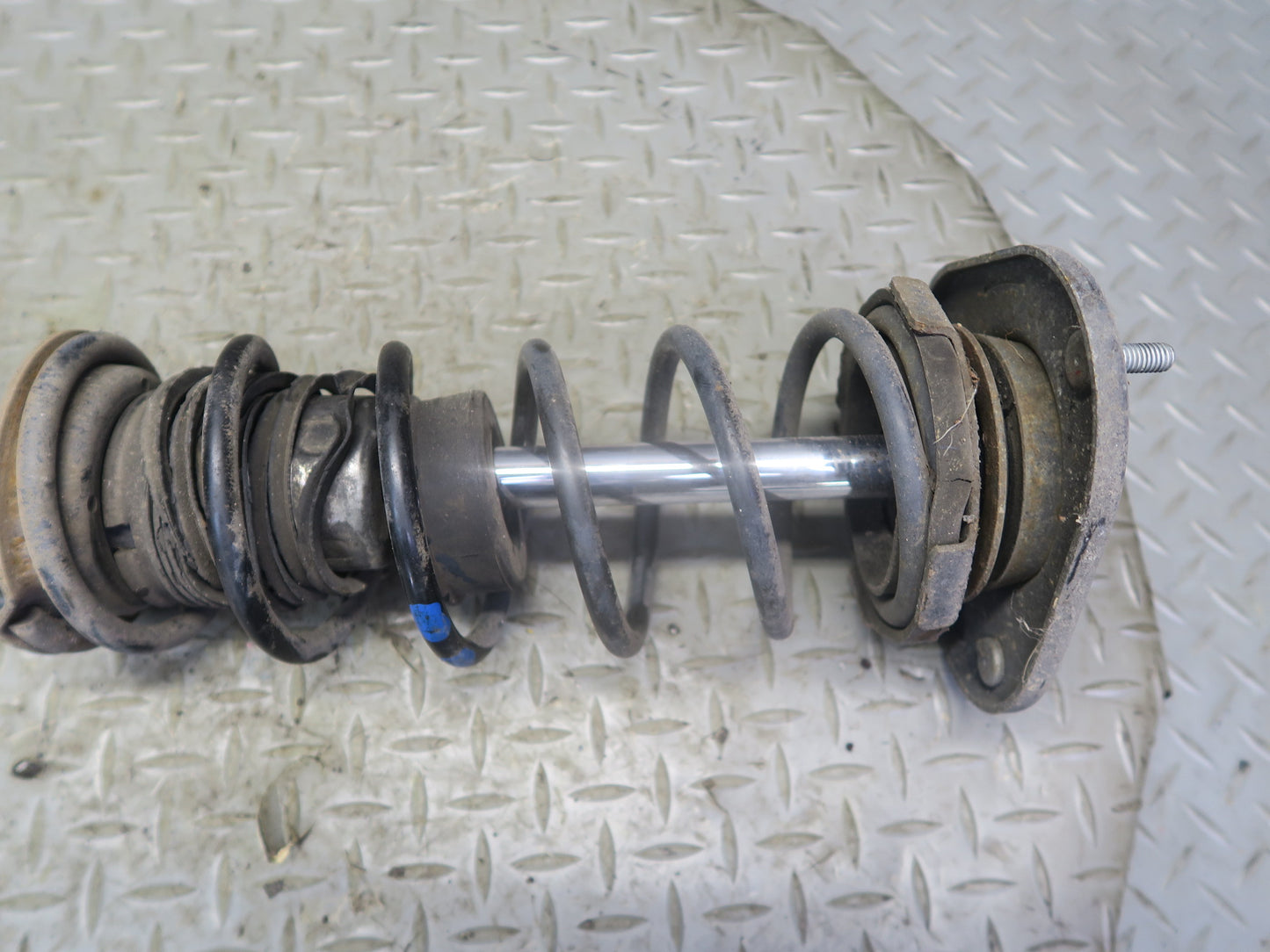 00-02 Toyota MR2 Spyder ZZW30L Set of 2 Front Strut Shock Absorber OEM