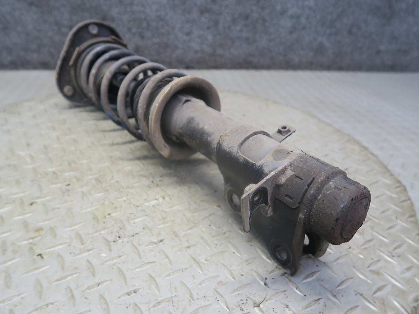 00-02 Toyota MR2 Spyder ZZW30L Set of 2 Front Strut Shock Absorber OEM