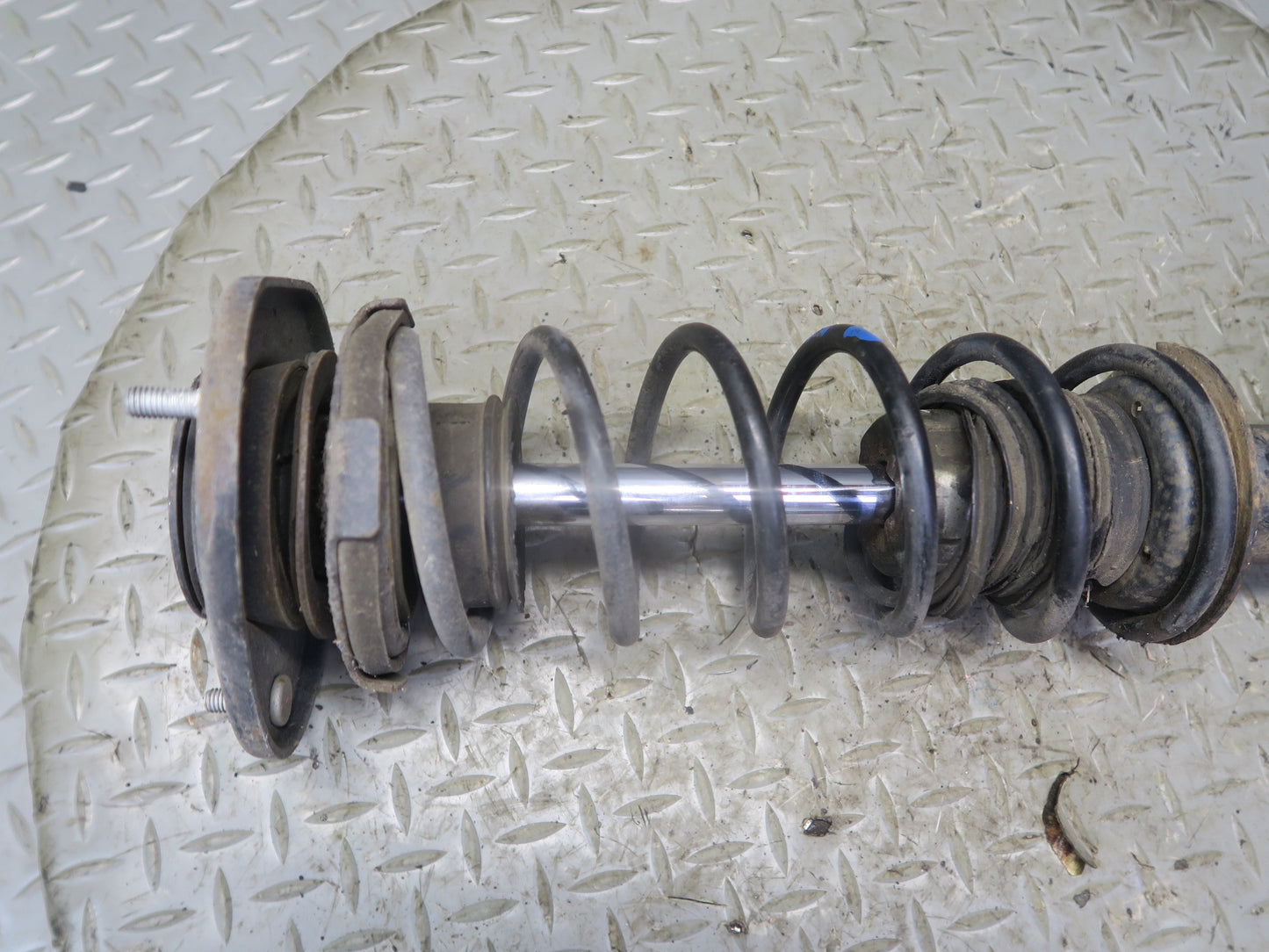 00-02 Toyota MR2 Spyder ZZW30L Set of 2 Front Strut Shock Absorber OEM