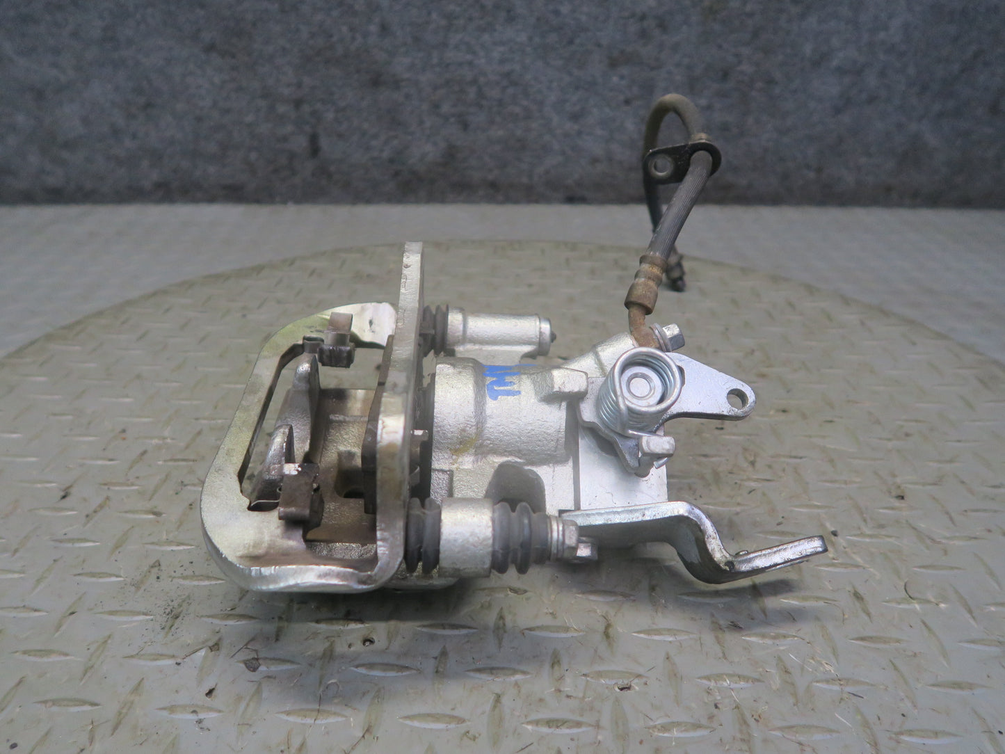 00-02 Toyota MR2 Spyder ZZW30L Set of 2 Rear Left & Right Brake Caliper 146K OEM