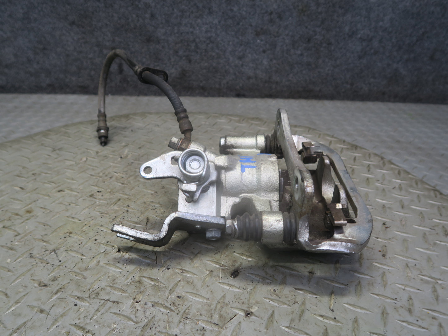 00-02 Toyota MR2 Spyder ZZW30L Set of 2 Rear Left & Right Brake Caliper 146K OEM