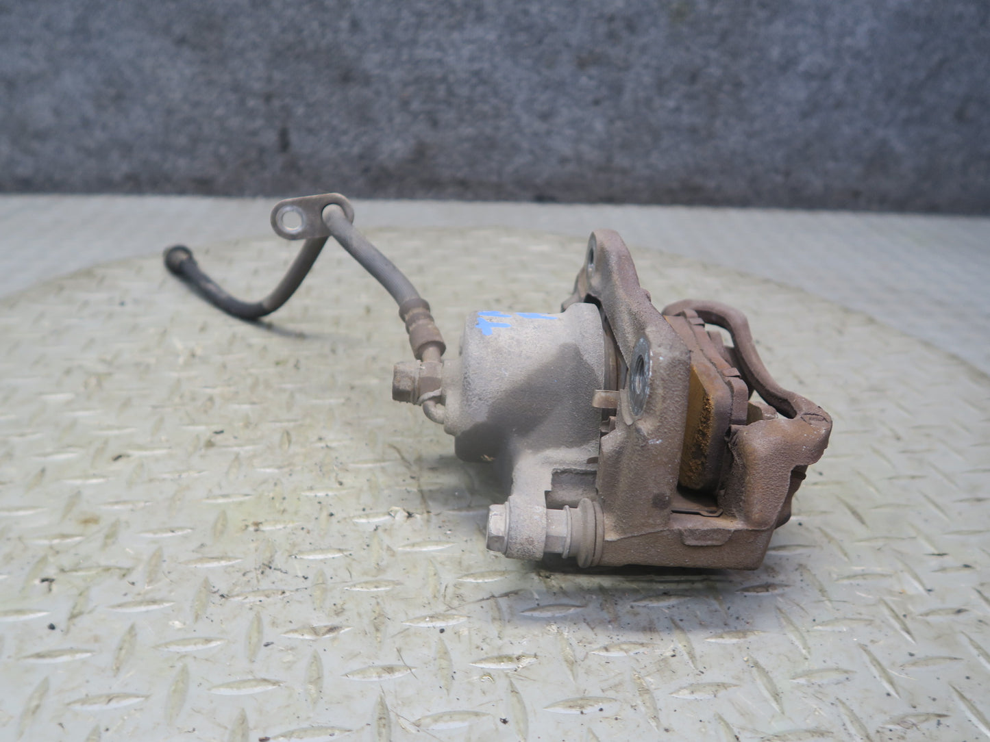 00-05 Toyota MR2 Spyder ZZW30L Set of 2 Front Left & Right Brake Caliper OEM
