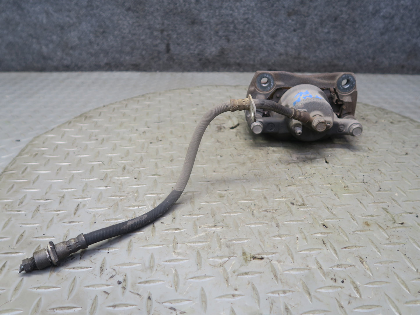 00-05 Toyota MR2 Spyder ZZW30L Set of 2 Front Left & Right Brake Caliper OEM