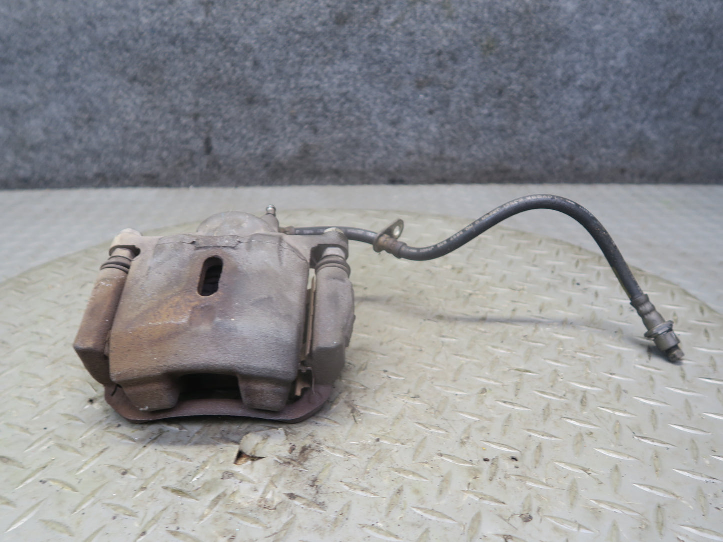 00-05 Toyota MR2 Spyder ZZW30L Set of 2 Front Left & Right Brake Caliper OEM
