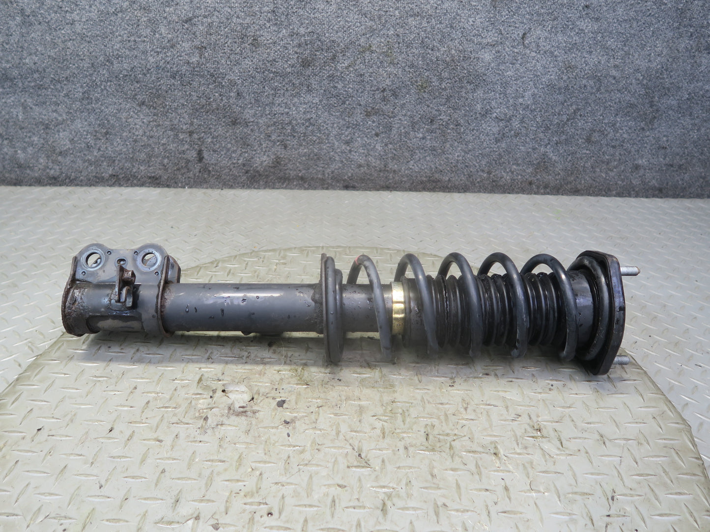 00-02 Toyota MR2 Spyder ZZW30L Set of 2 Rear Strut Shock Absorber OEM