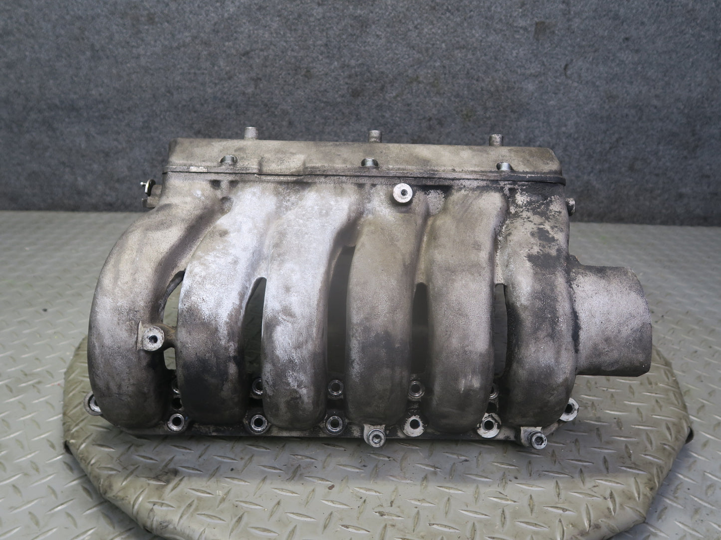 01-03 VW Eurovan T4 2.8L AXK Engine Intake Manifold 022133185E OEM