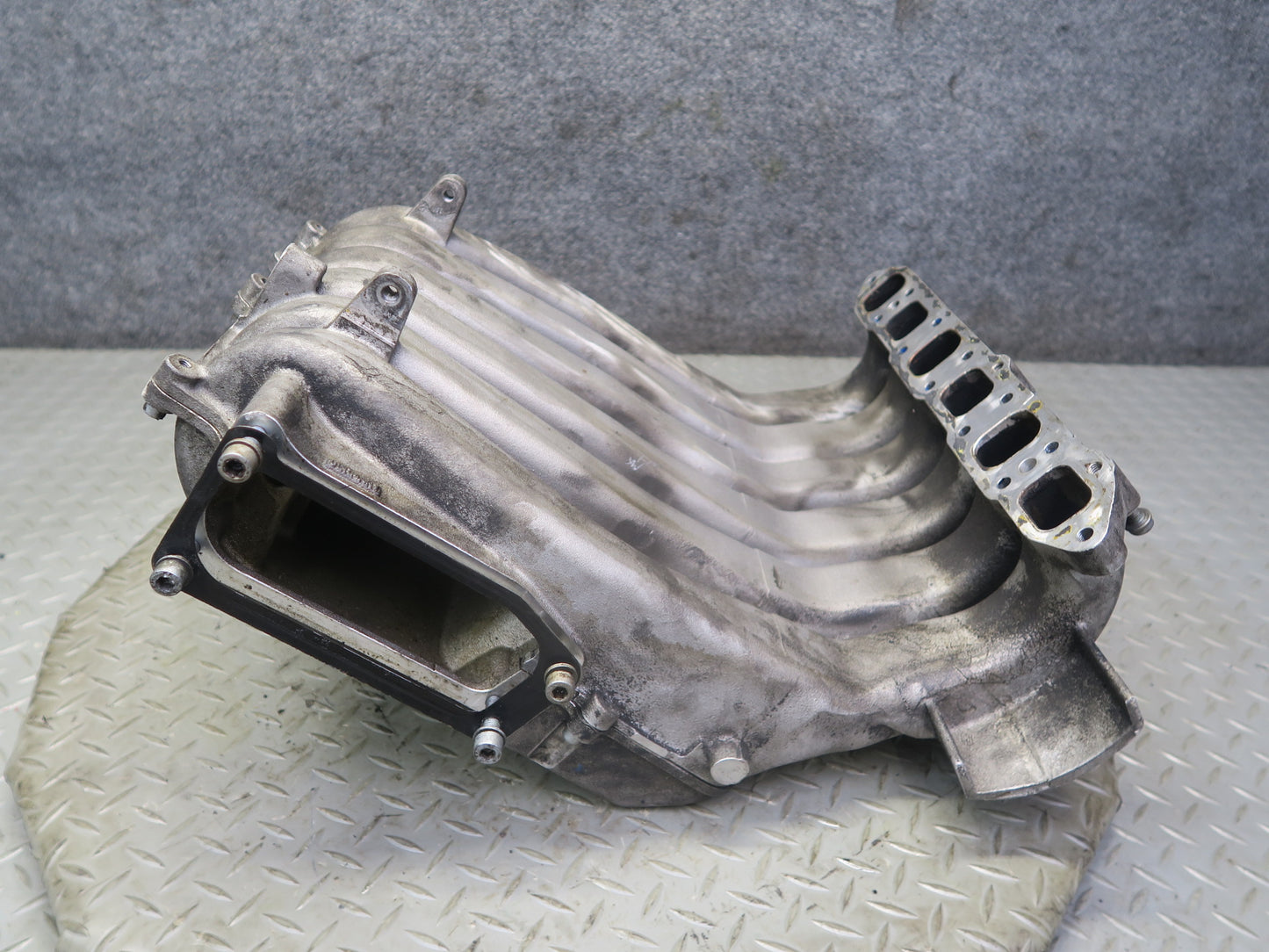 01-03 VW Eurovan T4 2.8L AXK Engine Intake Manifold 022133185E OEM