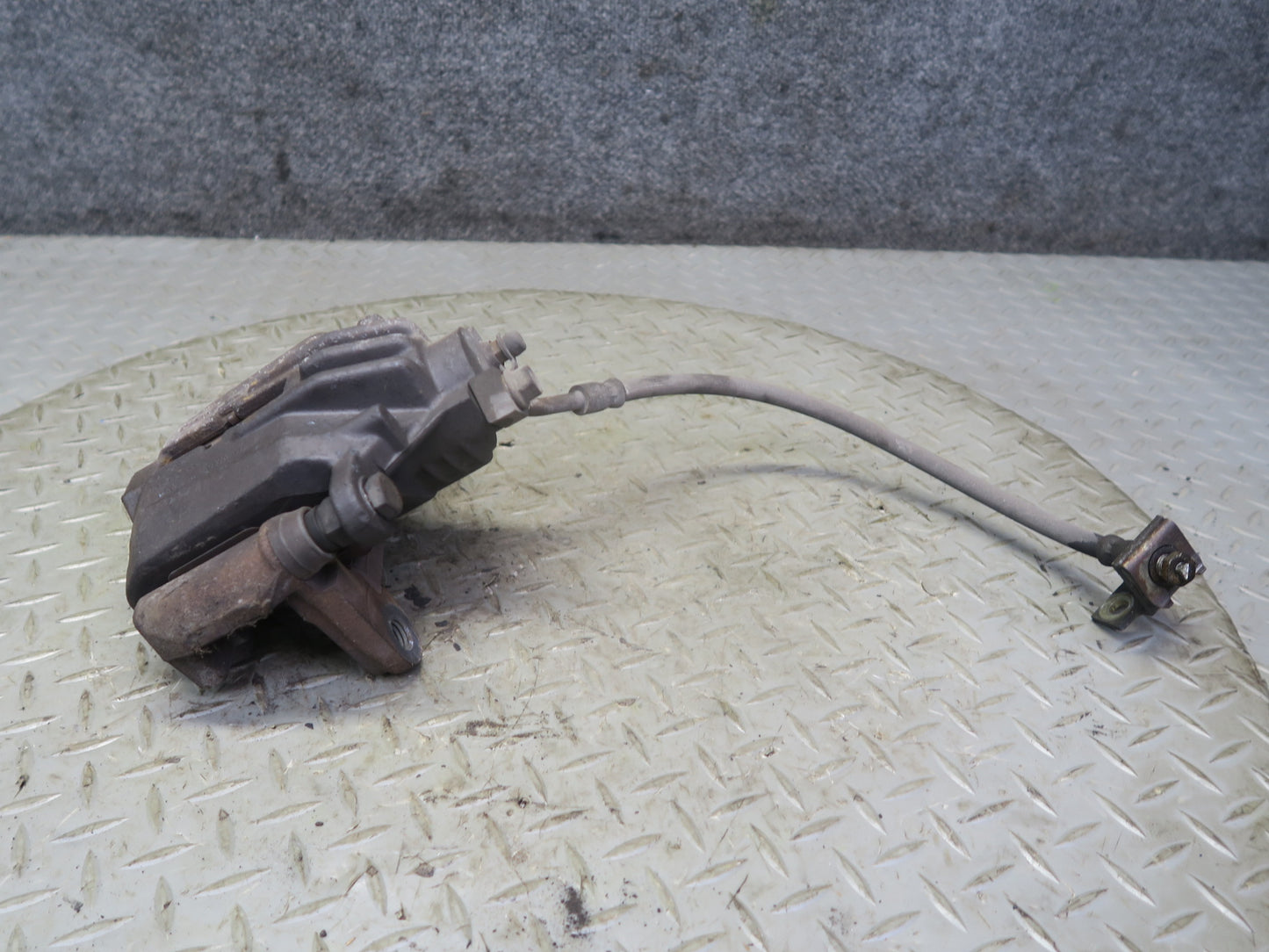 97-04 Chevrolet Corvette C5 Set of 2 Rear Left & Right Brake Caliper OEM