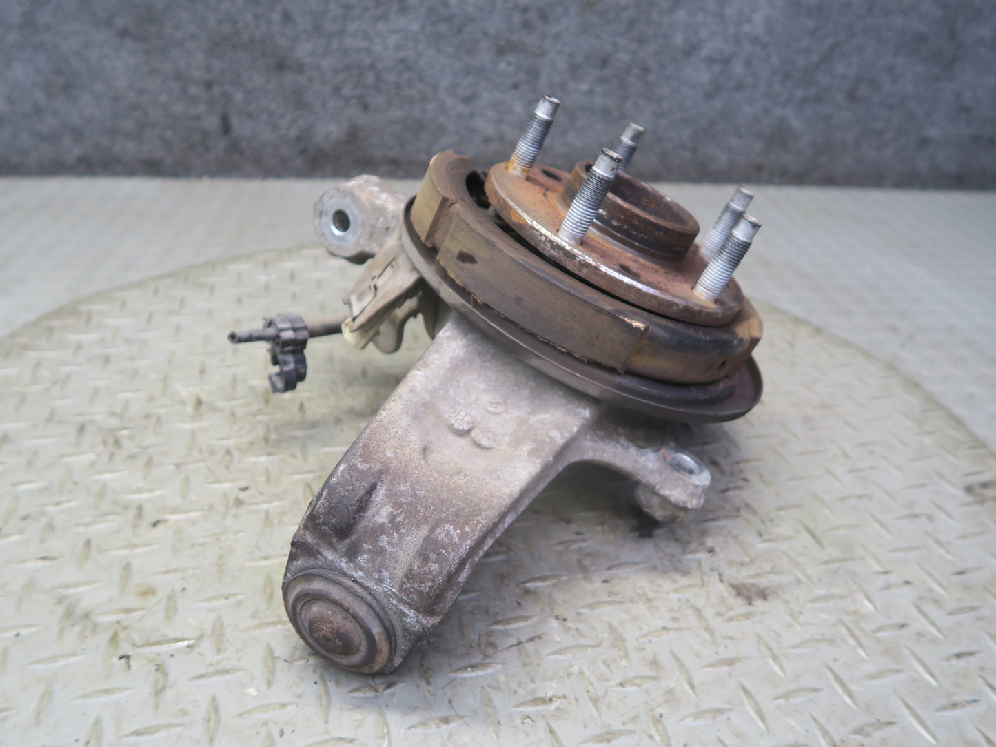 97-04 Chevrolet Corvette C5 Rear Left Spindle Knuckle Wheel Hub Bearing OEM