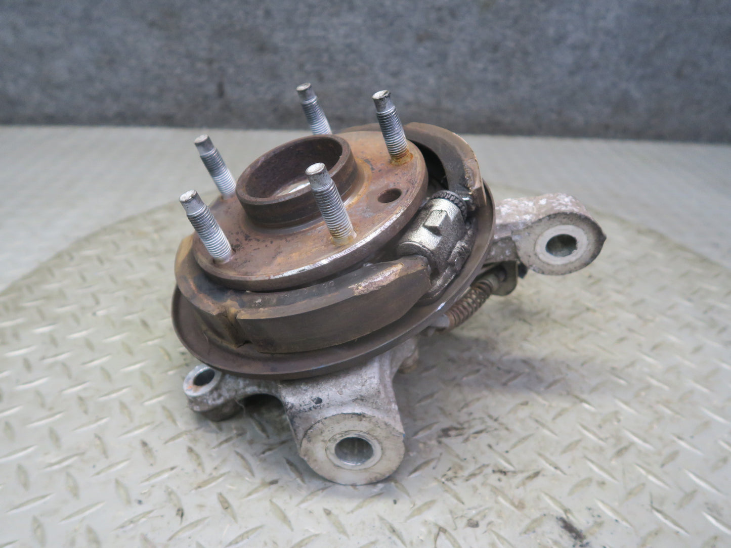 97-04 Chevrolet Corvette C5 Rear Left Spindle Knuckle Wheel Hub Bearing OEM