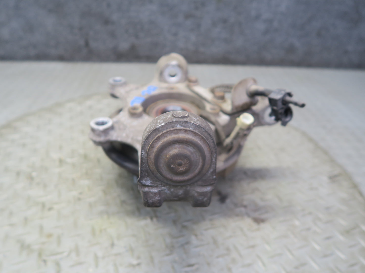 97-04 Chevrolet Corvette C5 Rear Left Spindle Knuckle Wheel Hub Bearing OEM