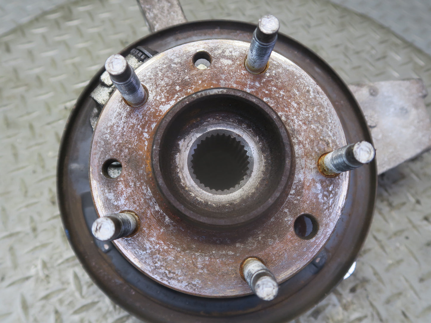 97-04 Chevrolet Corvette C5 Front Right Spindle Knuckle Wheel Hub Bearing OEM
