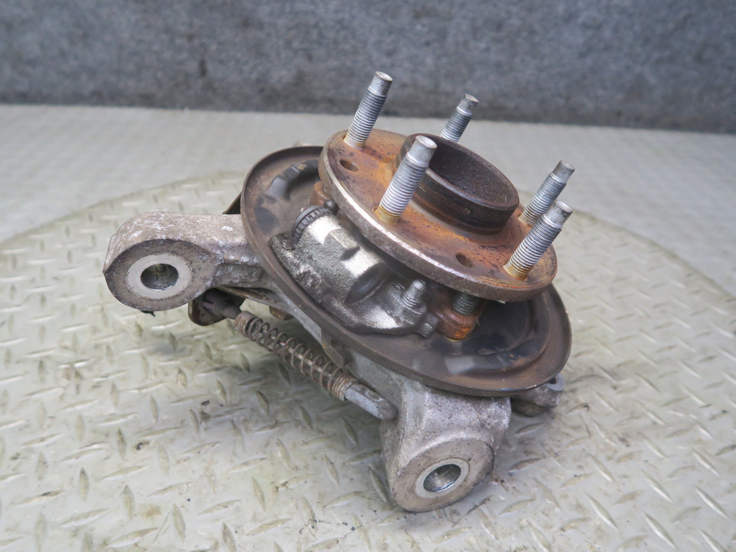 97-04 Chevrolet Corvette C5 Front Right Spindle Knuckle Wheel Hub Bearing OEM