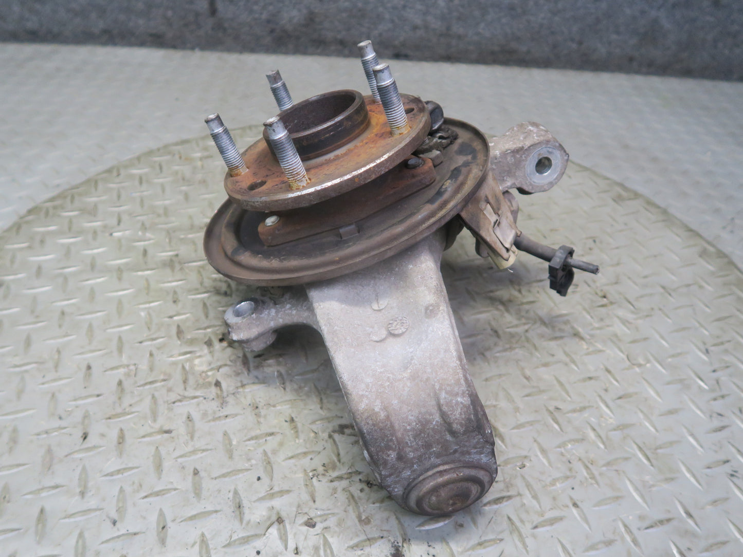97-04 Chevrolet Corvette C5 Front Right Spindle Knuckle Wheel Hub Bearing OEM