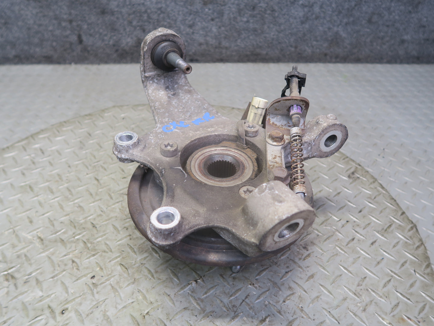 97-04 Chevrolet Corvette C5 Front Right Spindle Knuckle Wheel Hub Bearing OEM