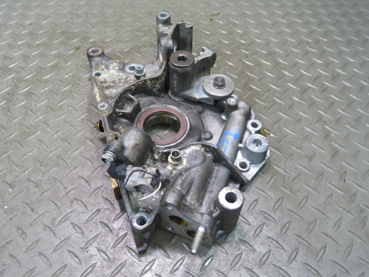 01-06 Lexus UCF30L LS430 4.3L 3UZFE Engine Motor Oil Pump w Pickup Tube OEM