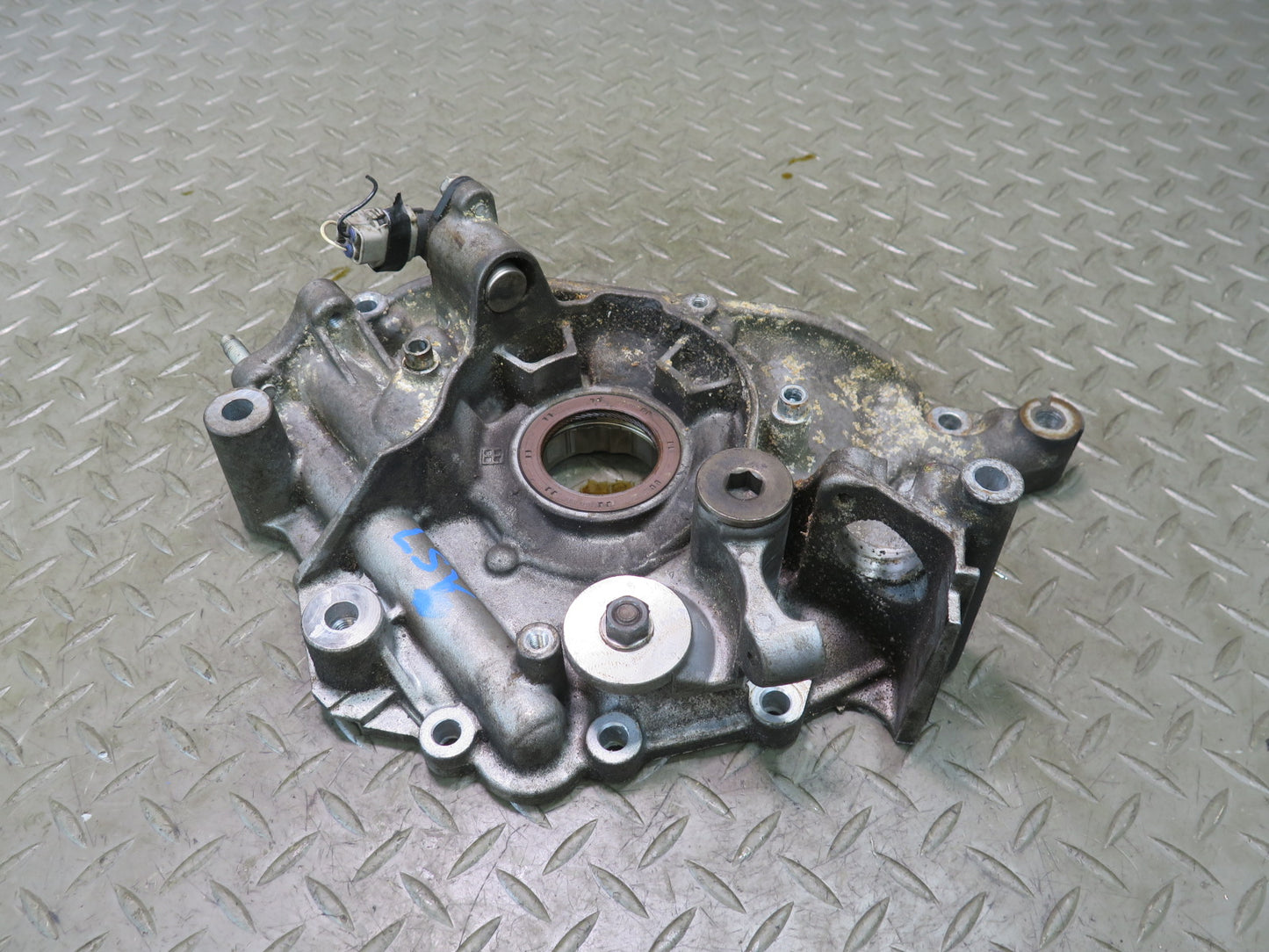 01-06 Lexus UCF30L LS430 4.3L 3UZFE Engine Motor Oil Pump w Pickup Tube OEM