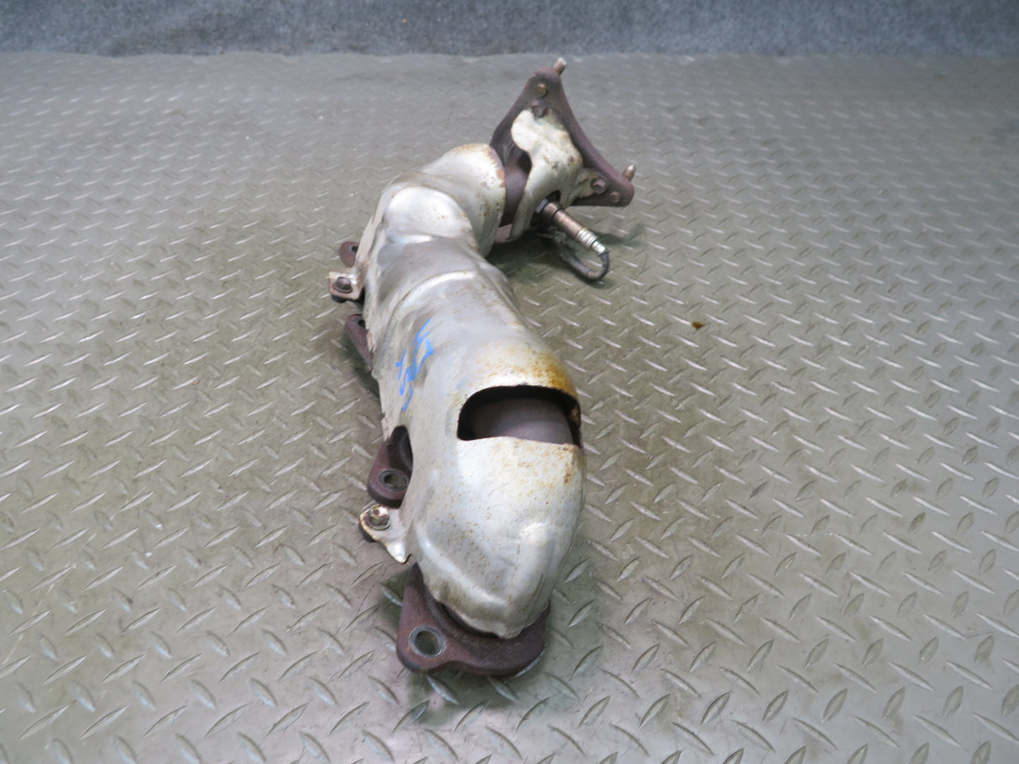 01-06 Lexus LS430 UCF30L 3UZFE Left Exhaust Manifold w Heat Shield OEM