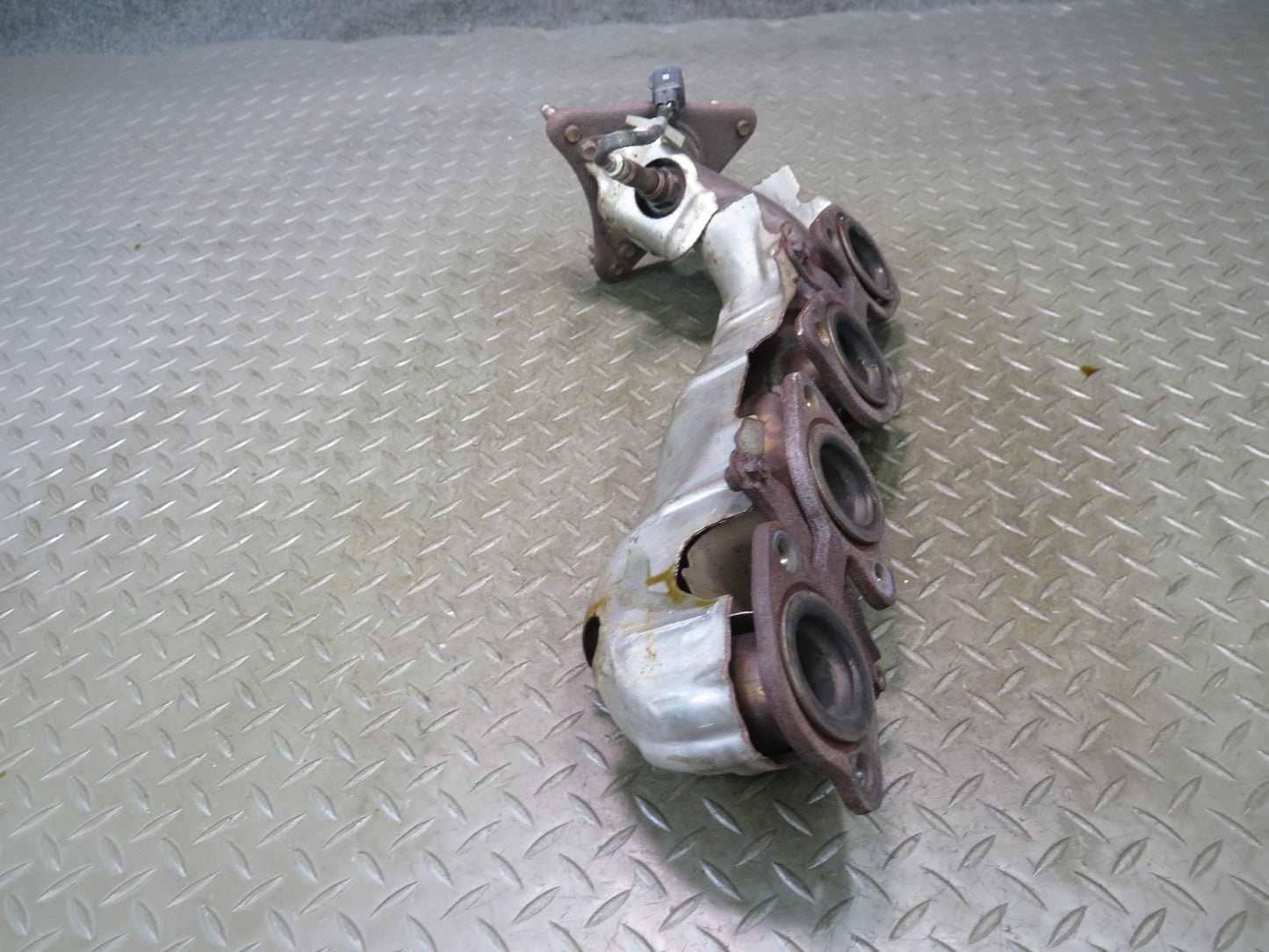 01-06 Lexus LS430 UCF30L 3UZFE Left Exhaust Manifold w Heat Shield OEM