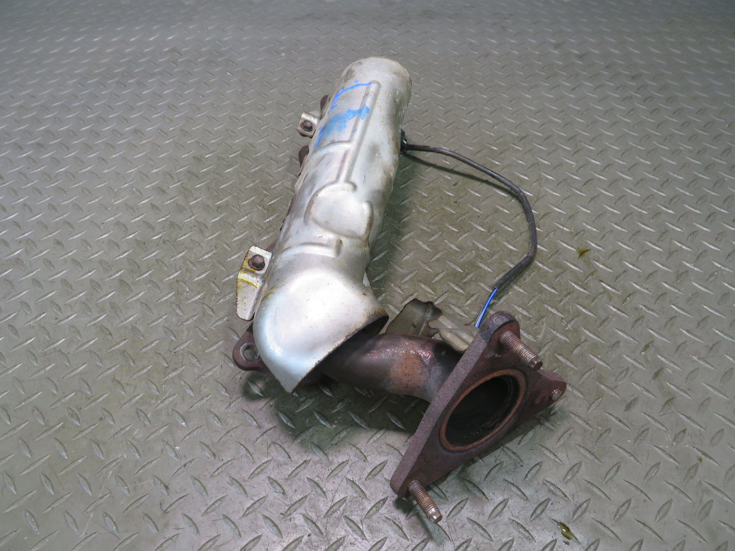 01-06 Lexus LS430 UCF30L 3UZFE Right Exhaust Manifold w Heat Shield OEM